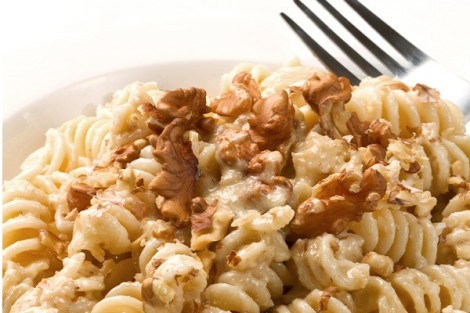 Pasta con ricotta di pecora stagionata e noci